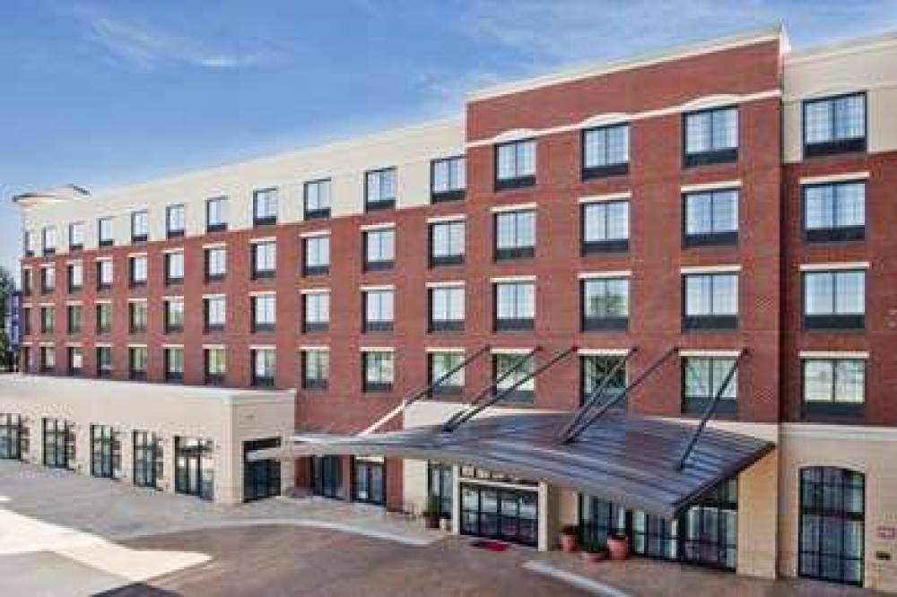 HAMPTON INN ANDAMP; SUITES CHAPEL H 1