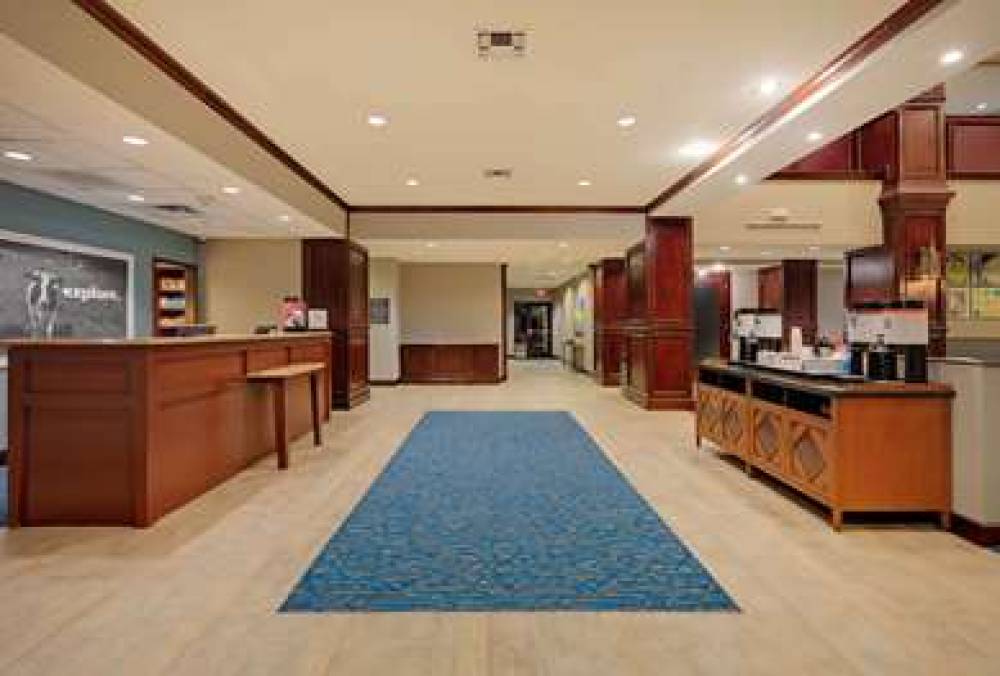 HAMPTON INN ANDAMP; SUITES DALLAS-A 3