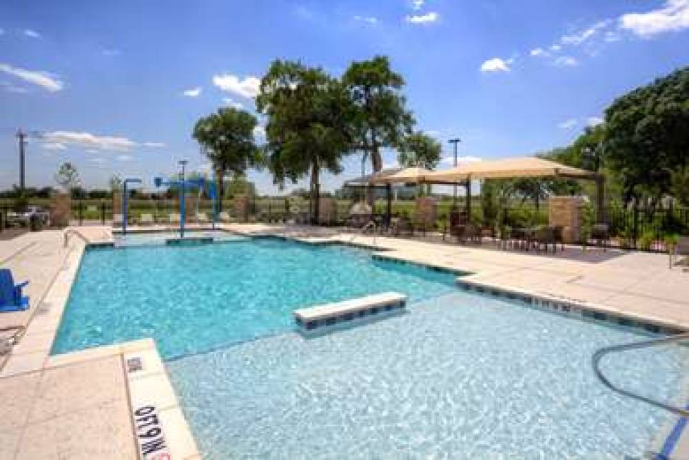 HAMPTON INN ANDAMP; SUITES DALLAS/P 9