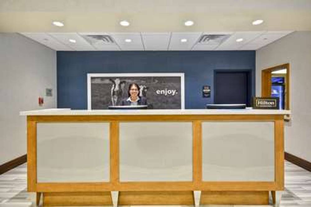 HAMPTON INN ANDAMP; SUITES DALLAS/P 5