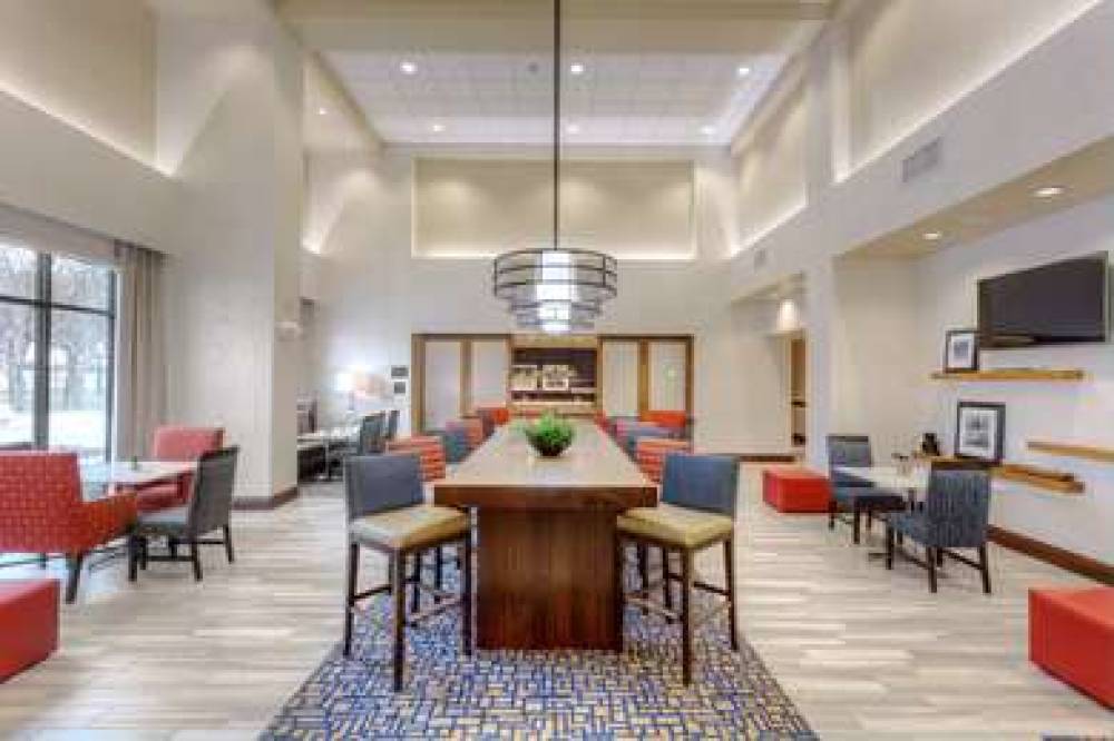 HAMPTON INN ANDAMP; SUITES DALLAS/P 6