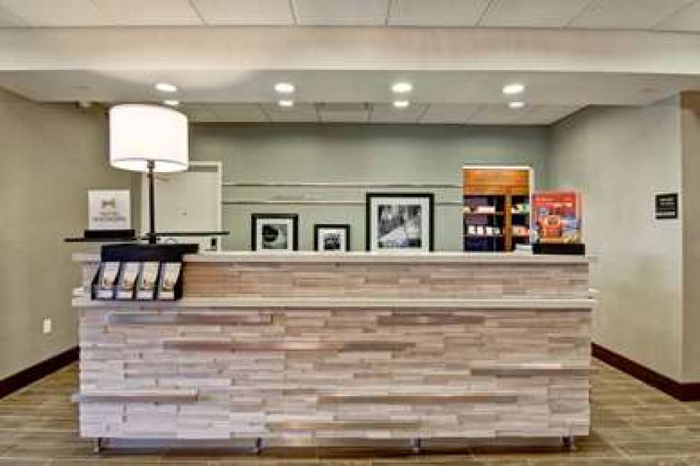 HAMPTON INN ANDAMP; SUITES DETROIT/ 4