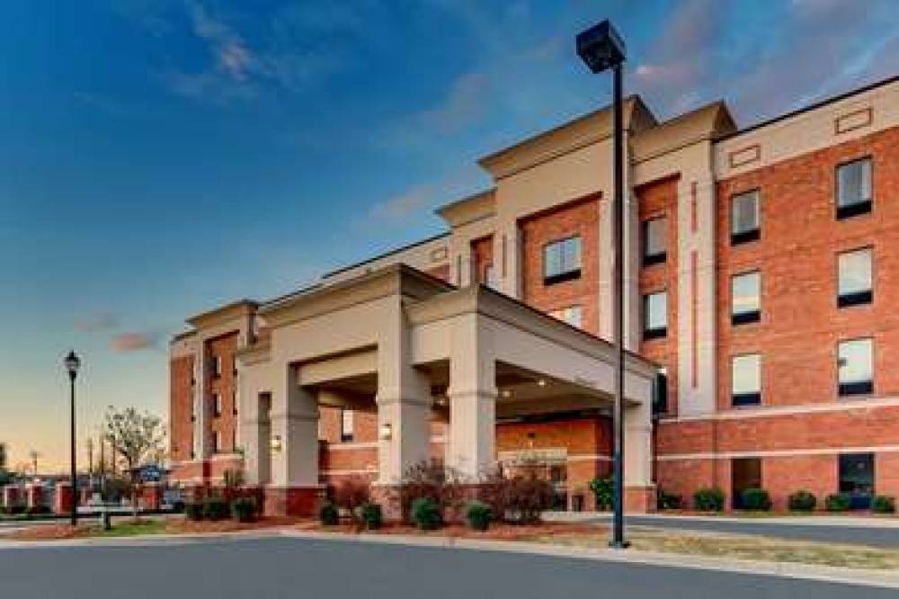 HAMPTON INN ANDAMP; SUITES HARTSVIL 3