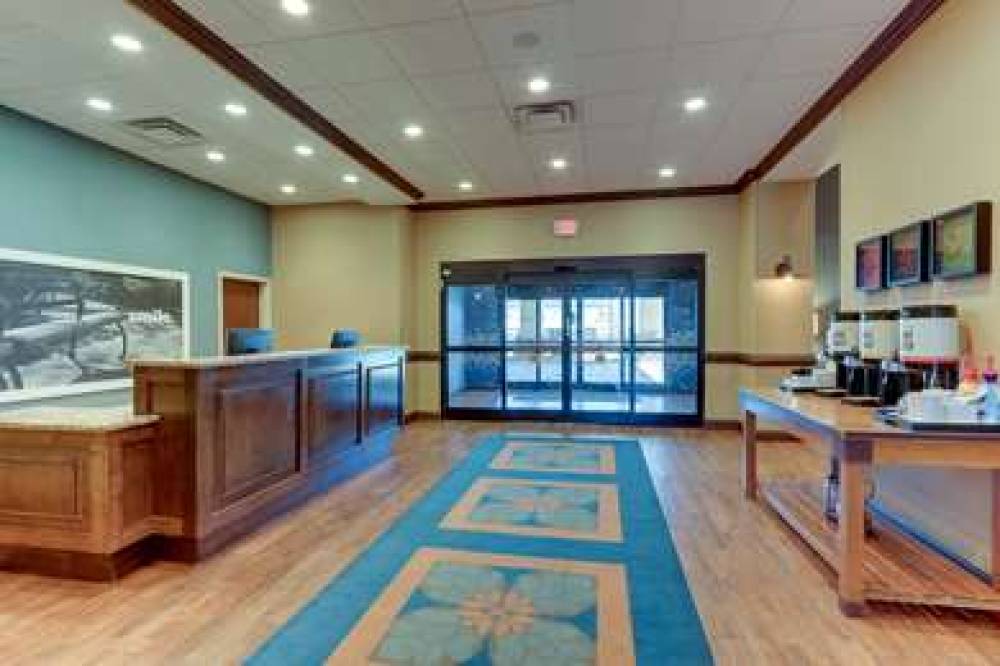 HAMPTON INN ANDAMP; SUITES HARTSVIL 5