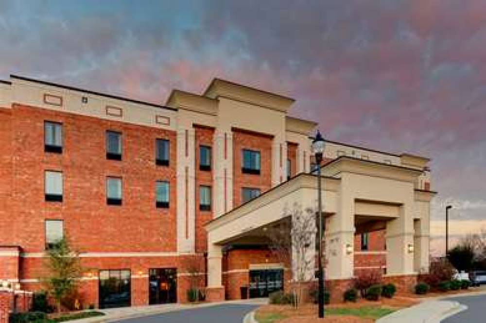 HAMPTON INN ANDAMP; SUITES HARTSVIL 2