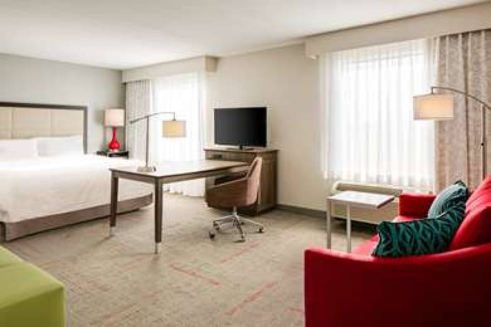 HAMPTON INN ANDAMP; SUITES KENOSHA 10