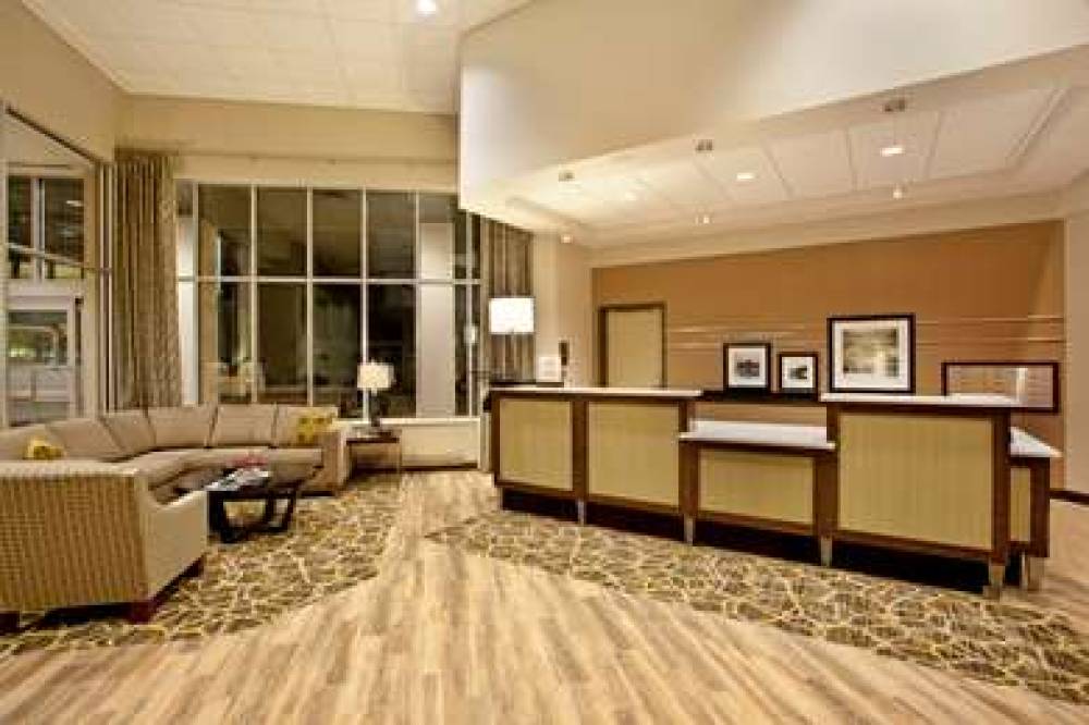 HAMPTON INN ANDAMP; SUITES MINNEAPO 7