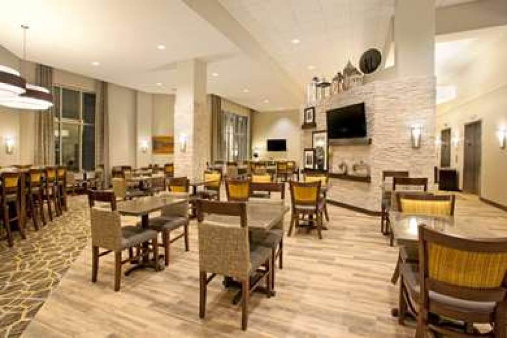 HAMPTON INN ANDAMP; SUITES MINNEAPO 9