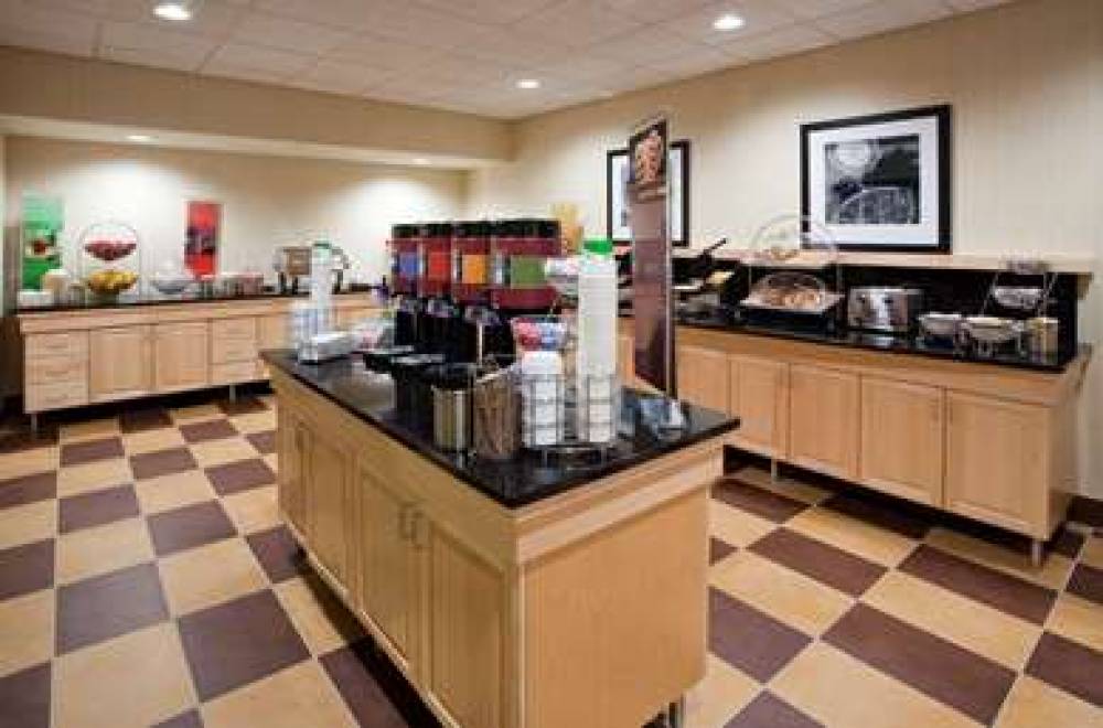 HAMPTON INN ANDAMP; SUITES MINOT AI 10