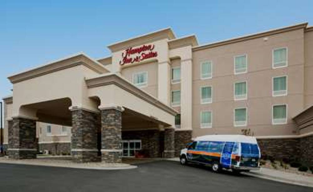 Hampton Inn Andamp; Suites Minot Ai