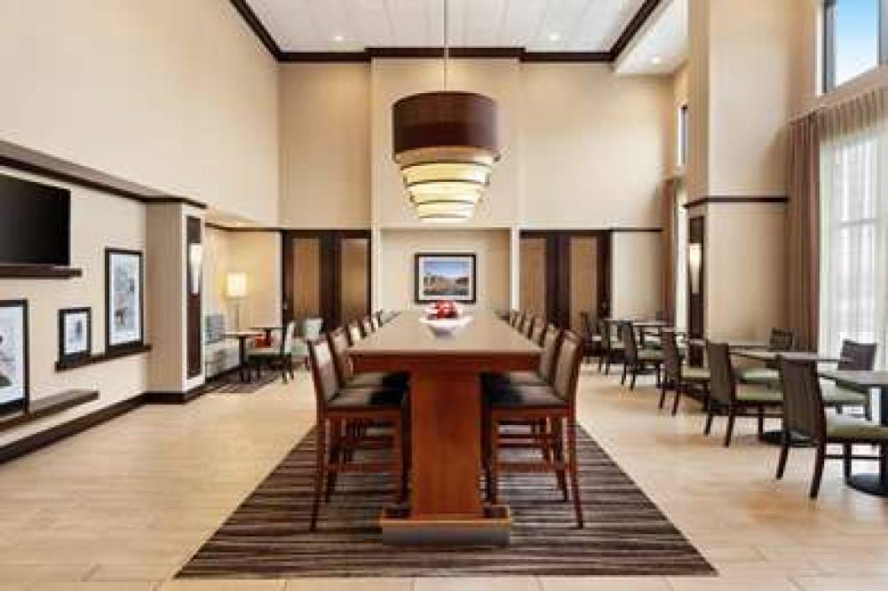 HAMPTON INN ANDAMP; SUITES MOUNT JO 3