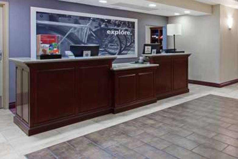 HAMPTON INN ANDAMP; SUITES OAKLAND 4