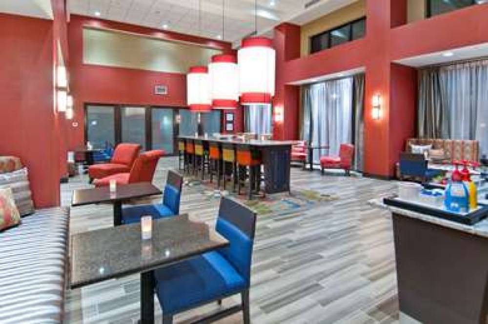 HAMPTON INN ANDAMP; SUITES PAULS VA 5