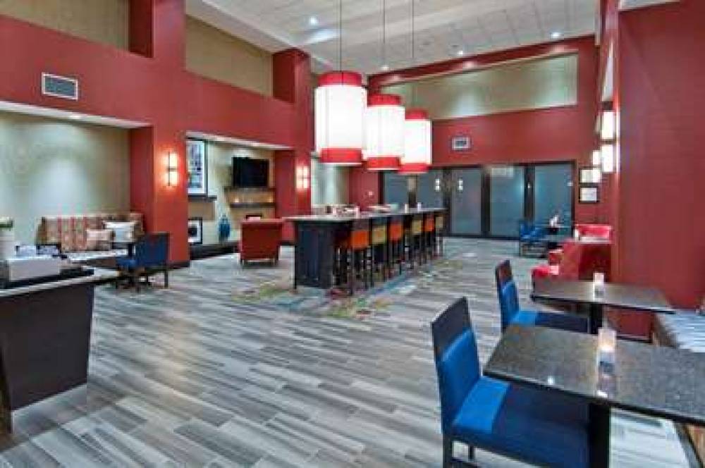 HAMPTON INN ANDAMP; SUITES PAULS VA 3