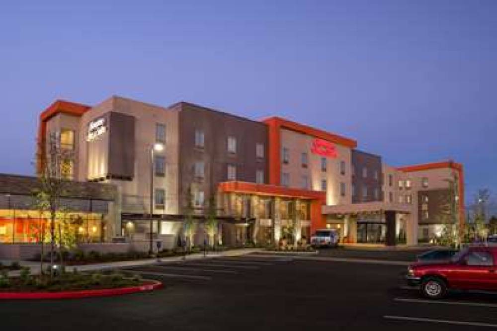 Hampton Inn Andamp; Suites Portland