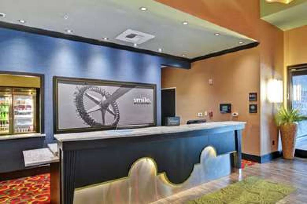 HAMPTON INN ANDAMP; SUITES RALEIGH/ 10