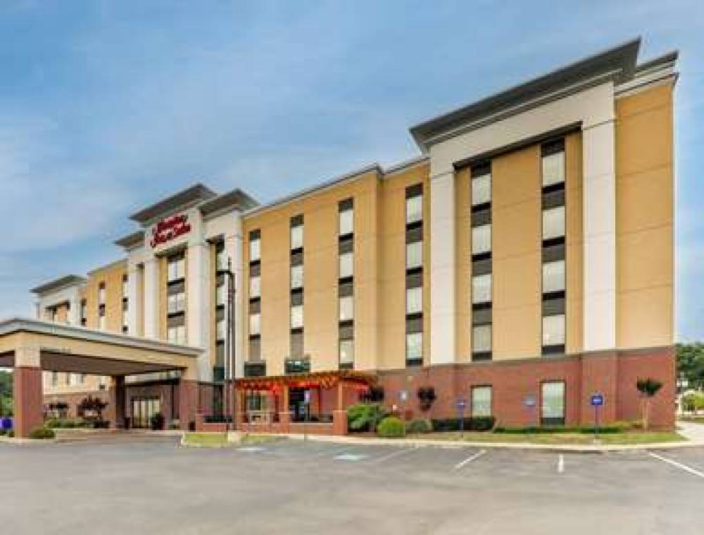 HAMPTON INN ANDAMP; SUITES ROME 9