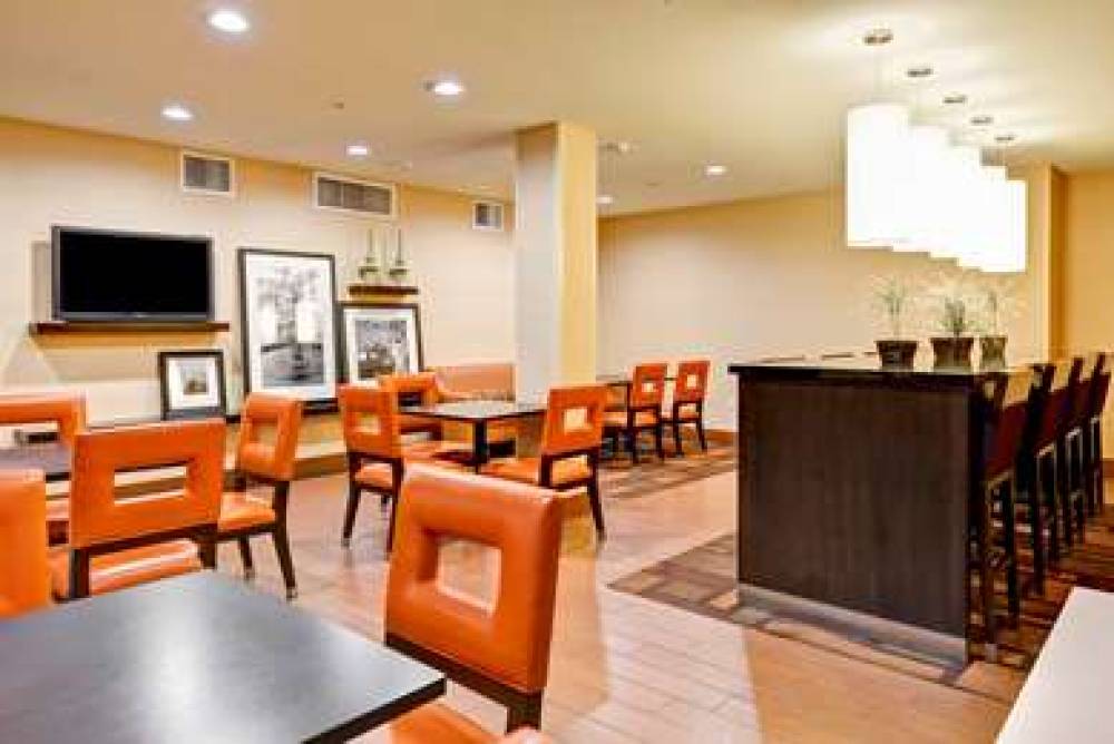 HAMPTON INN ANDAMP; SUITES SAN CLEM 10