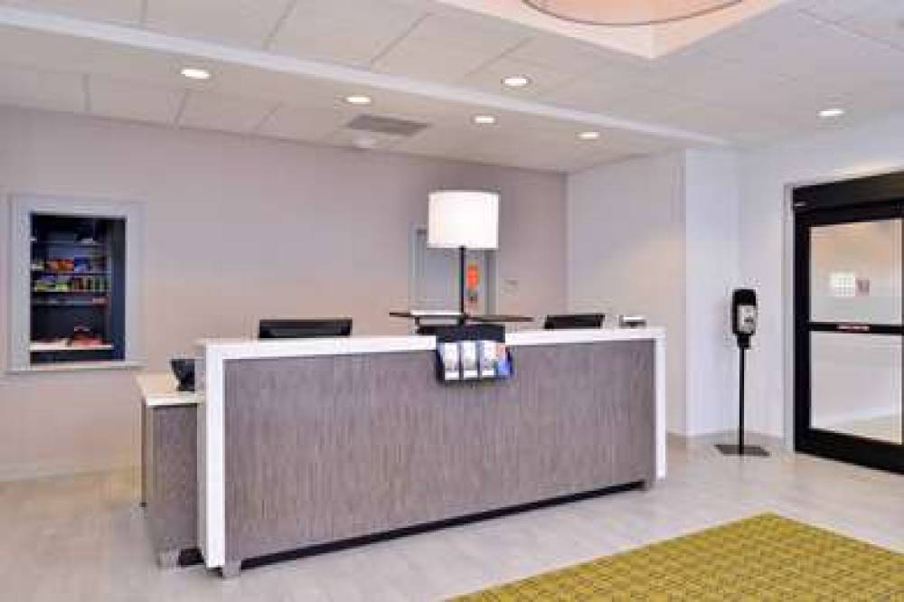 HAMPTON INN ANDAMP; SUITES SHELBY 4