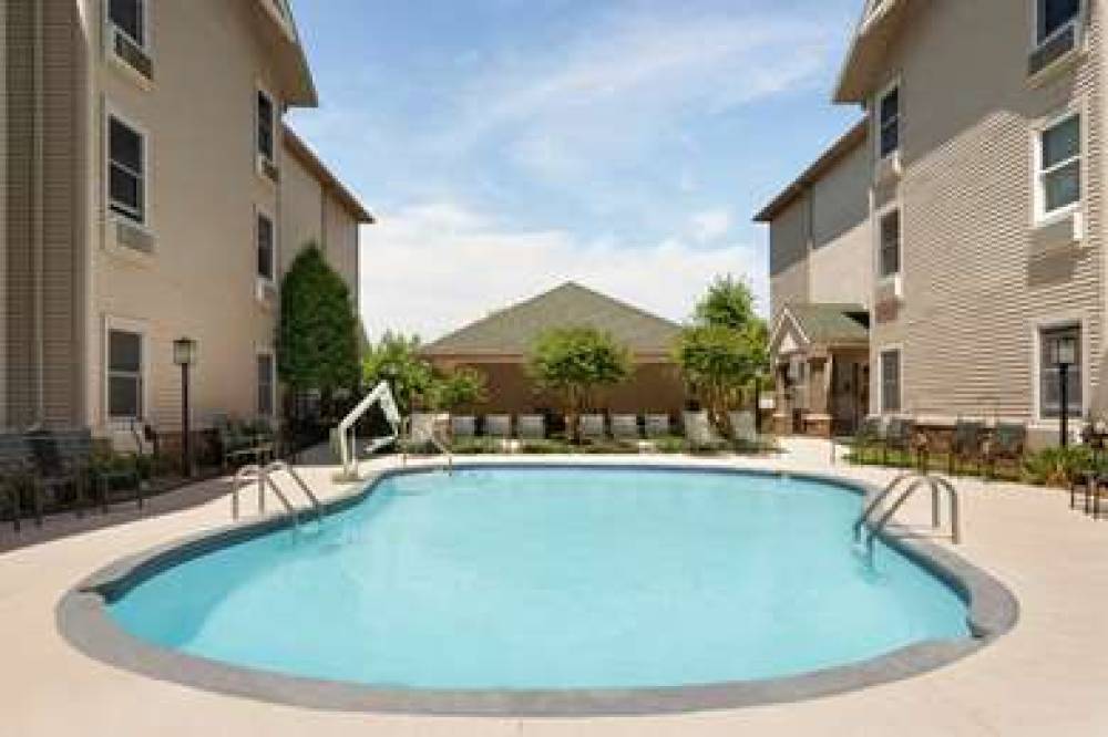 HAMPTON INN ANDAMP; SUITES SPRINGDA 6