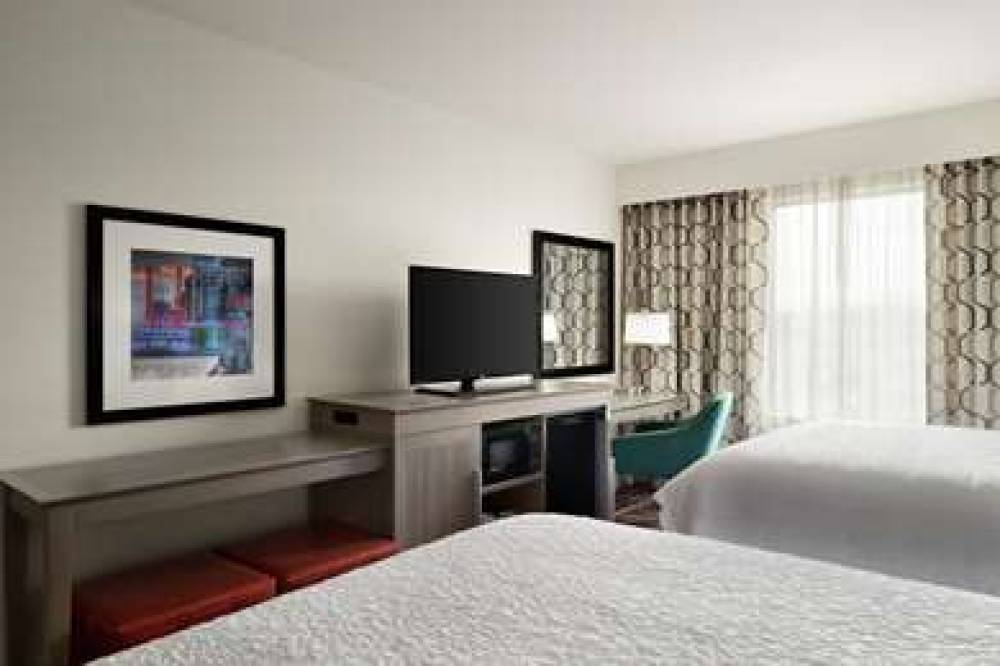 HAMPTON INN ANDAMP; SUITES ST. LOUI 7