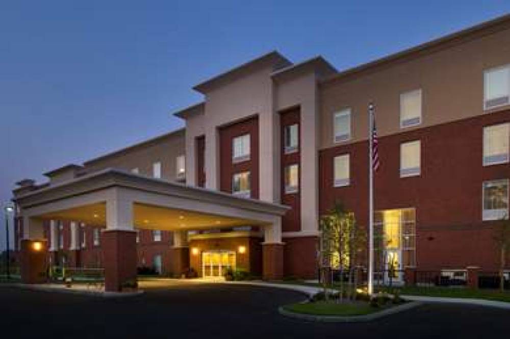 HAMPTON INN ANDAMP; SUITES SYRACUSE 1