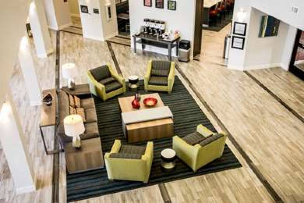 HAMPTON INN ANDAMP; SUITES TEMPE/PH 8