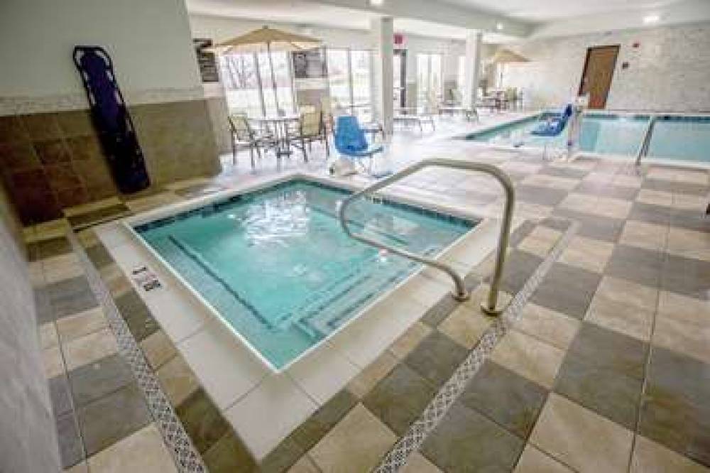 HAMPTON INN ANDAMP; SUITES TOLEDO/W 4