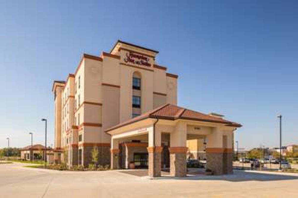 Hampton Inn Andamp; Suites West Des