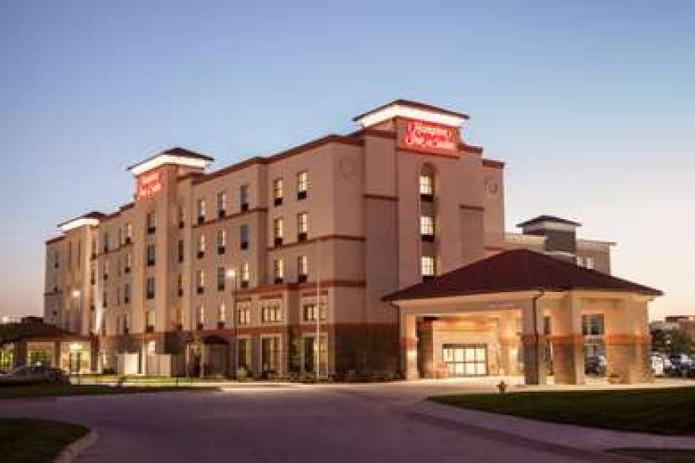 HAMPTON INN ANDAMP; SUITES WEST DES 1