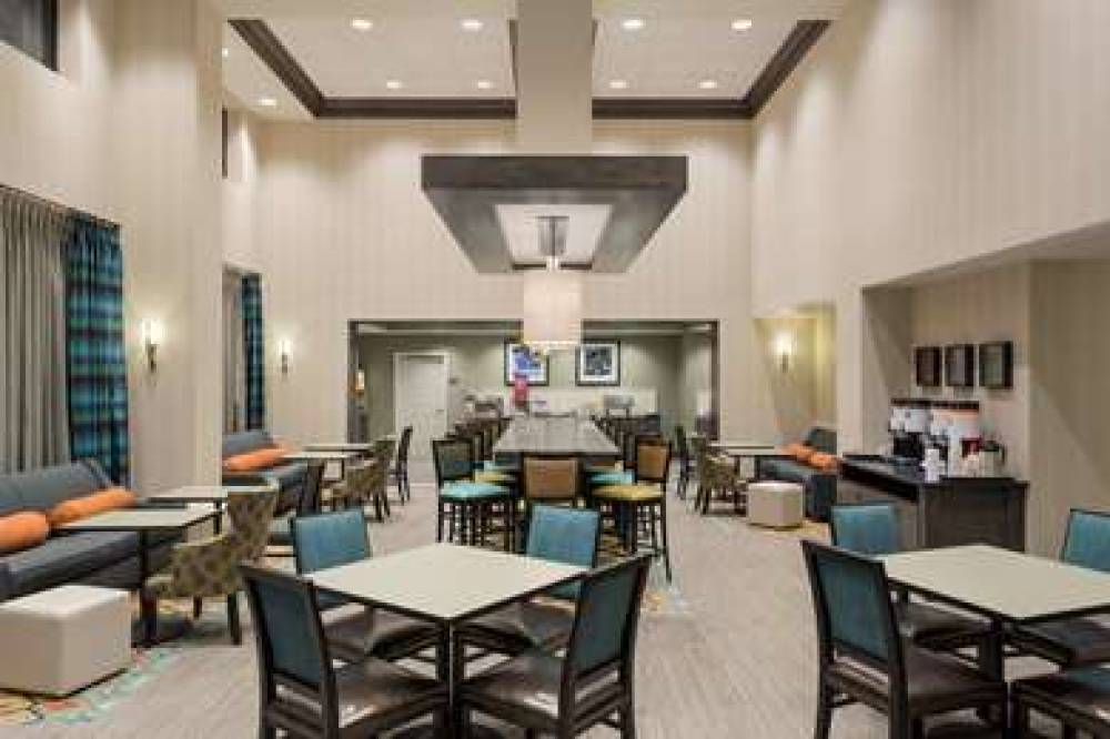 HAMPTON INN ANDAMP; SUITES WEST DES 9