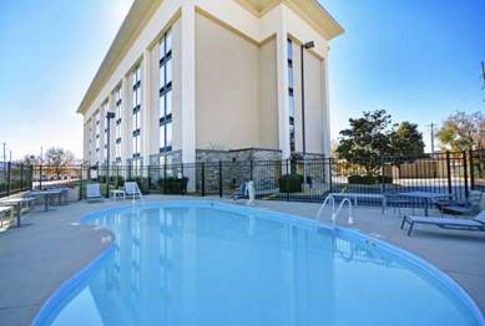 Hampton Inn Athens 8