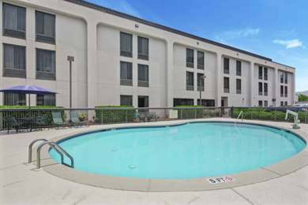 Hampton Inn Atlanta Town Center/Kennesaw 10