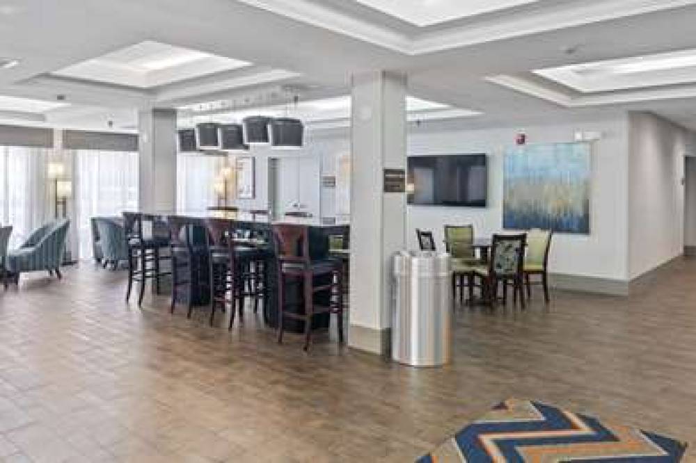 Hampton Inn Atlanta-Woodstock 4