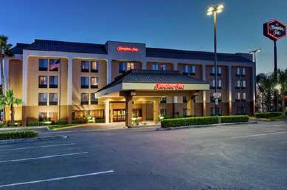 Hampton Inn Bakersfield-Central 1