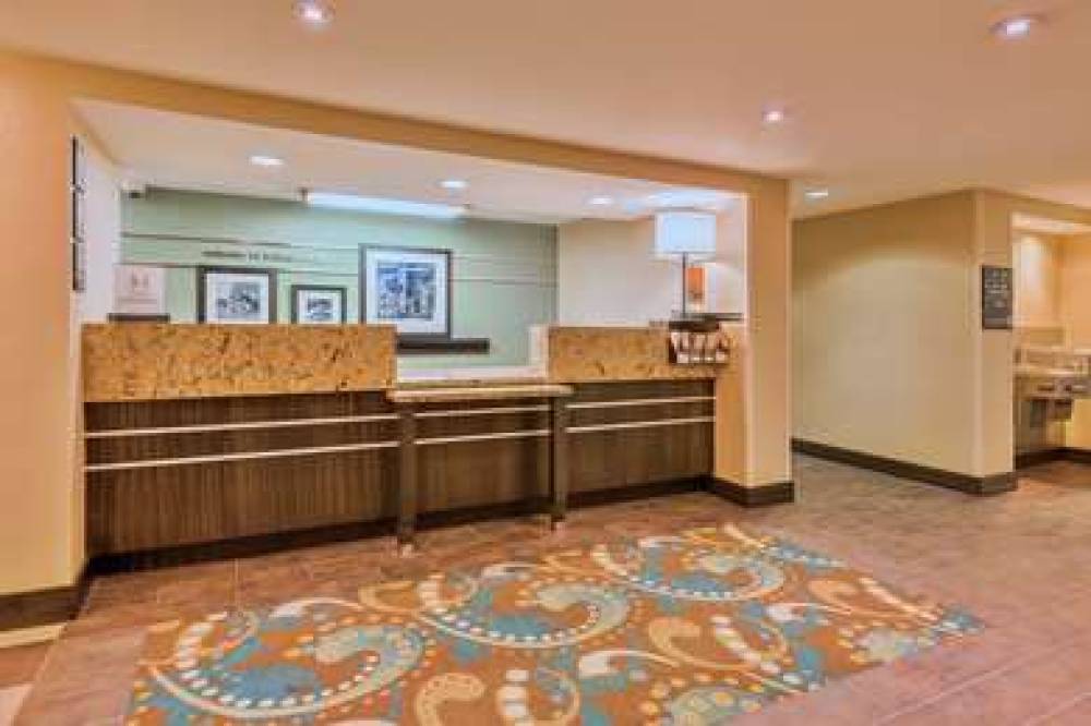 Hampton Inn Bakersfield-Central 4