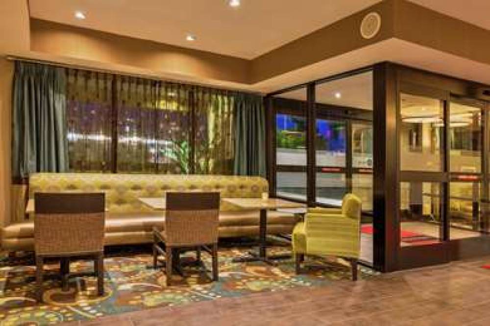 Hampton Inn Bakersfield-Central 3