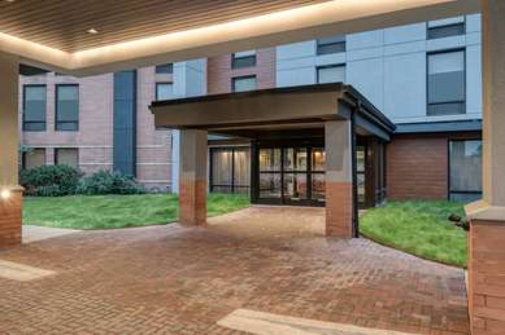 Hampton Inn Baltimore/White Marsh 7