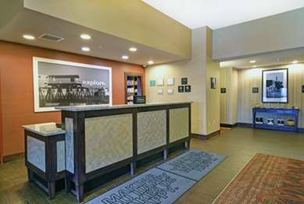 Hampton Inn Beloit 4