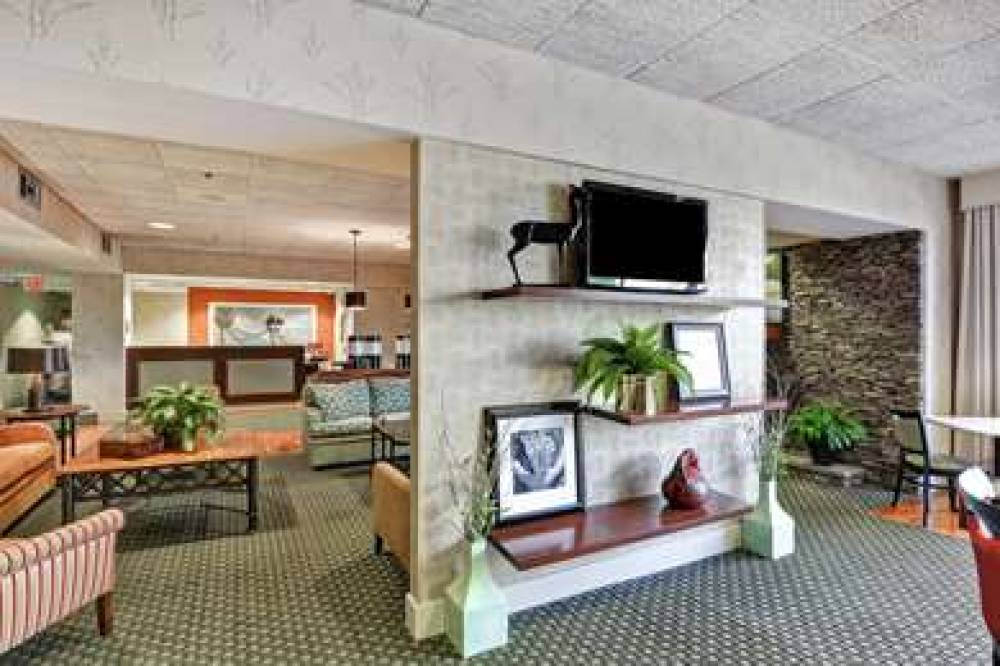 Hampton Inn Bloomsburg 8