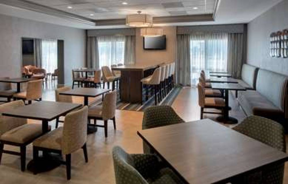 Hampton Inn Boston Logan Airport 6