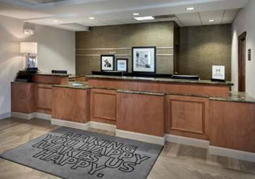 Hampton Inn Boston Logan Airport 4