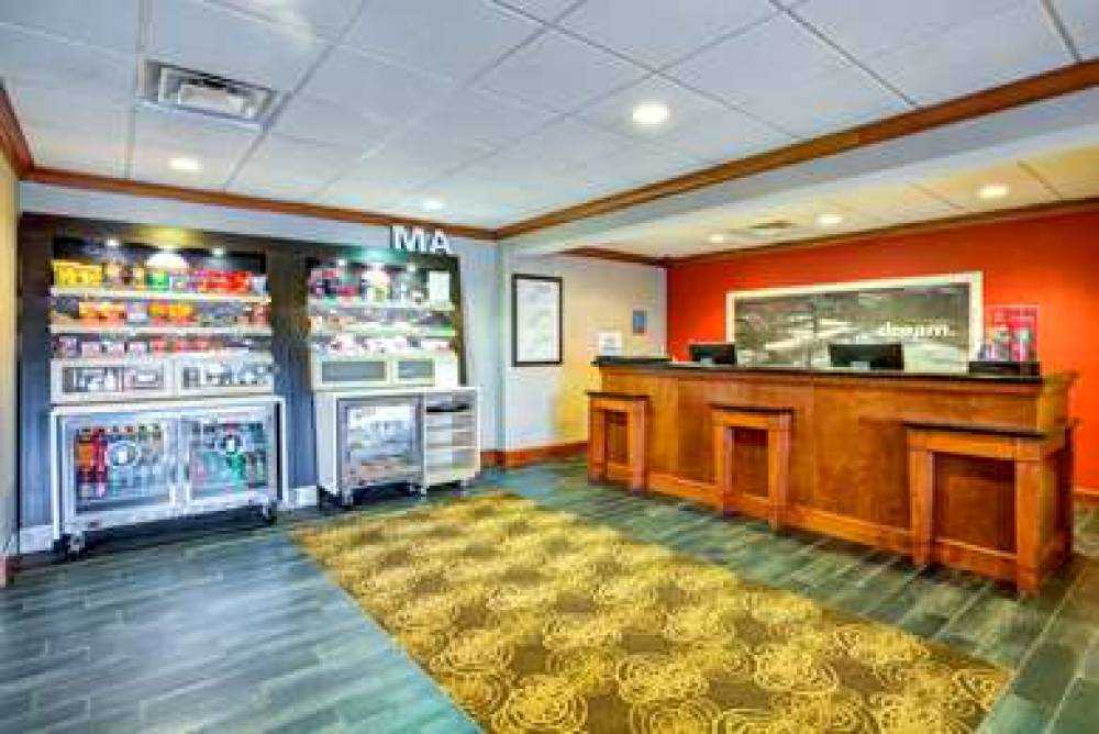 Hampton Inn Boston-Norwood 7