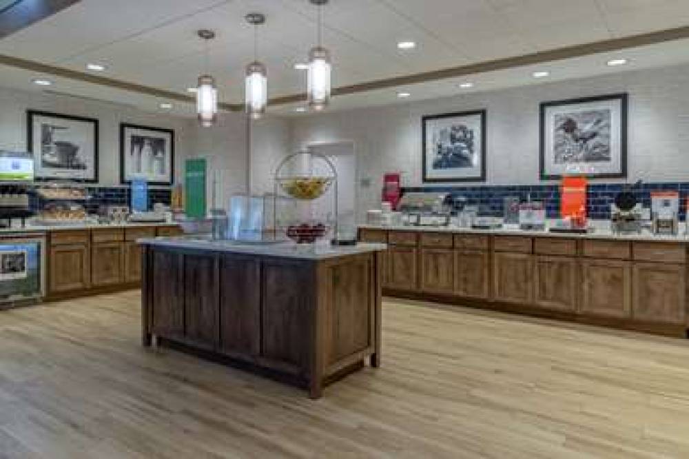 HAMPTON INN BOURBONNAIS KANKAKEE 8