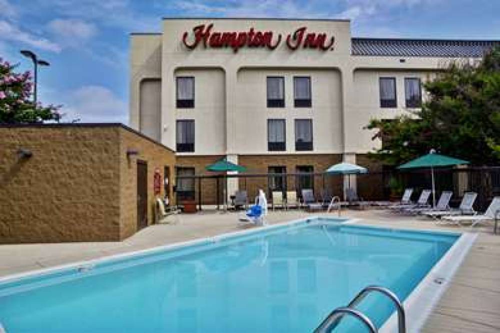 Hampton Inn Bowie 8