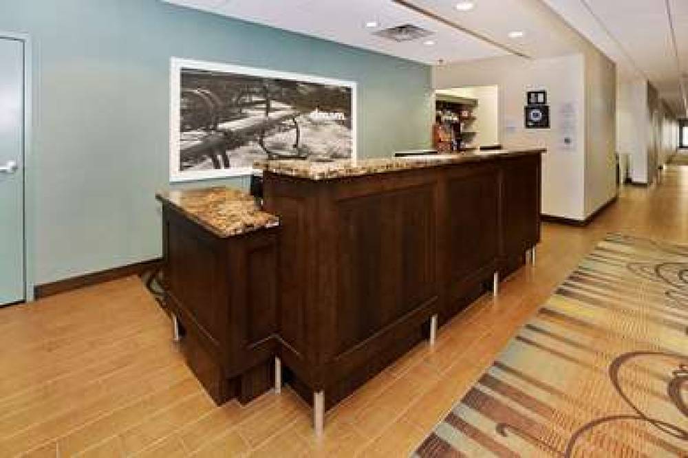 HAMPTON INN BRIDGEVILLE PITTSBURGH 4