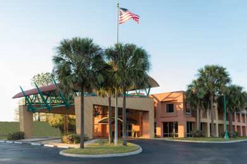 Hampton Inn Brooksville/Dade City 1