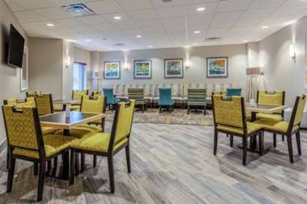 HAMPTON INN BURLINGTON, IA 5