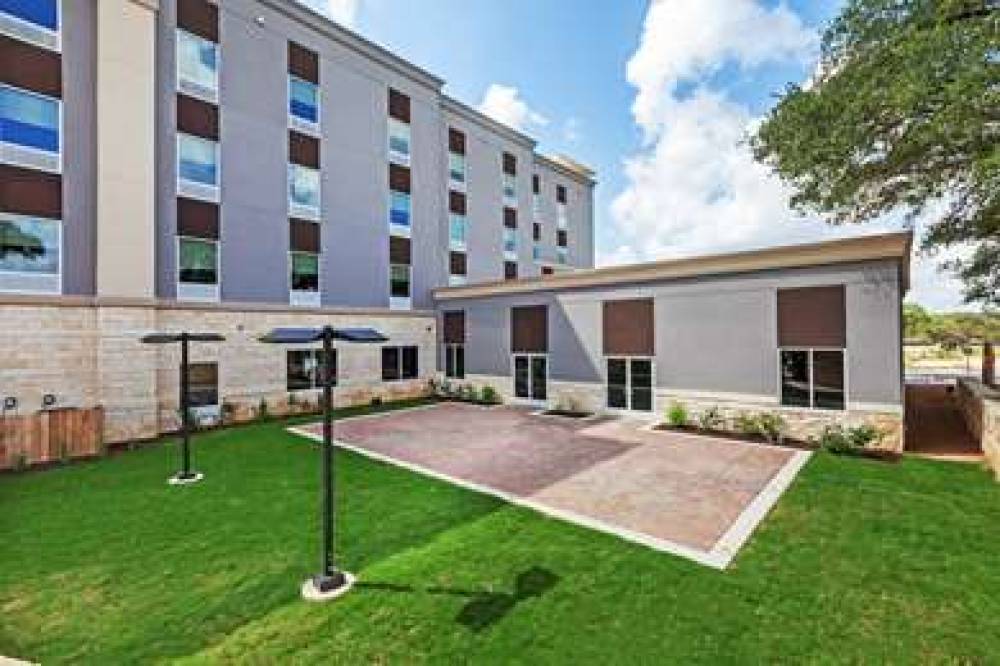 HAMPTON INN BY HILTON BULVERDE 5