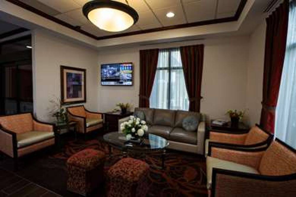 Hampton Inn By Hilton Napanee 8